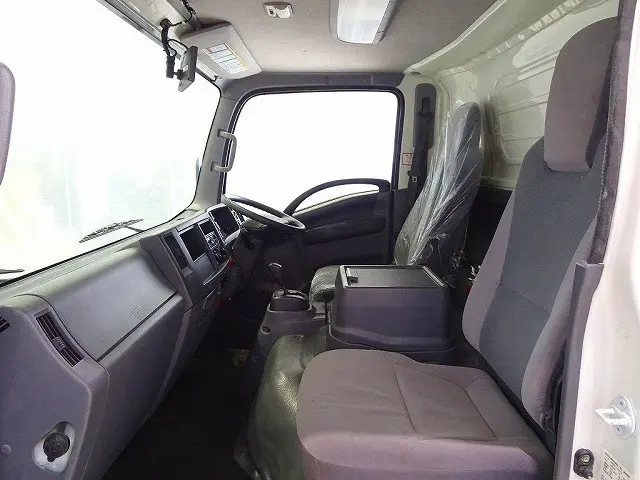 いすゞ エルフ TPG-NPR85YN(2WD)の写真8