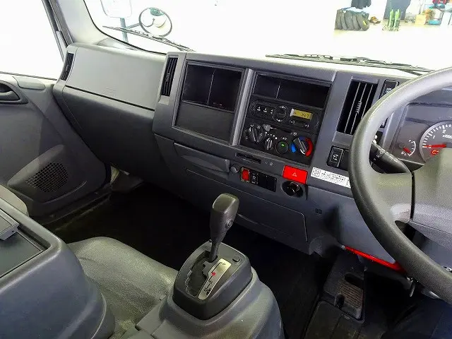 いすゞ エルフ TPG-NPR85YN(2WD)の写真9