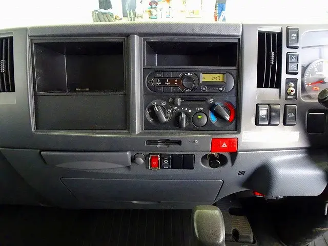 いすゞ エルフ TPG-NPR85YN(2WD)の写真10