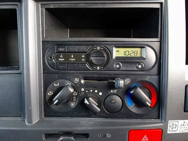 いすゞ エルフ TPG-NPR85YN(2WD)の写真11