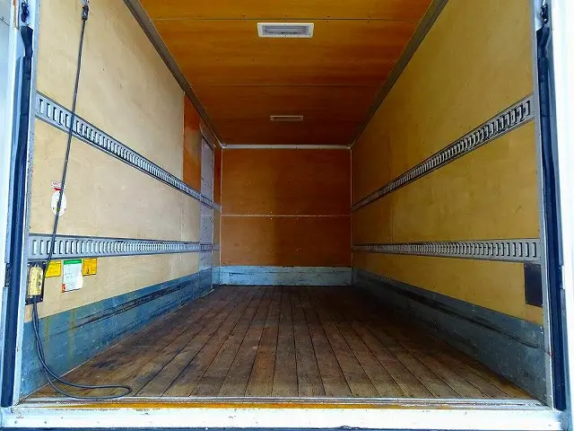 荷台内寸：486×206×221　リア上部跳ね上げ式　左サイドスライドドア　ラッシングレール2段(60cm/120cm)　荷室蛍光灯2個　フルゲート 1,000kg付|いすゞ エルフ TPG-NPR85YN(2WD)の写真21