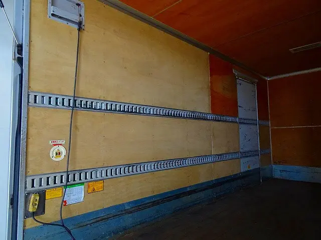 いすゞ エルフ TPG-NPR85YN(2WD)の写真24