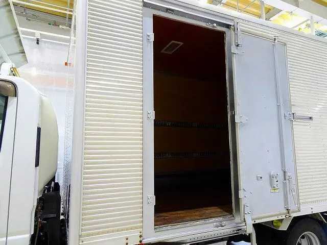 左サイドスライドドア|いすゞ エルフ TPG-NPR85YN(2WD)の写真28