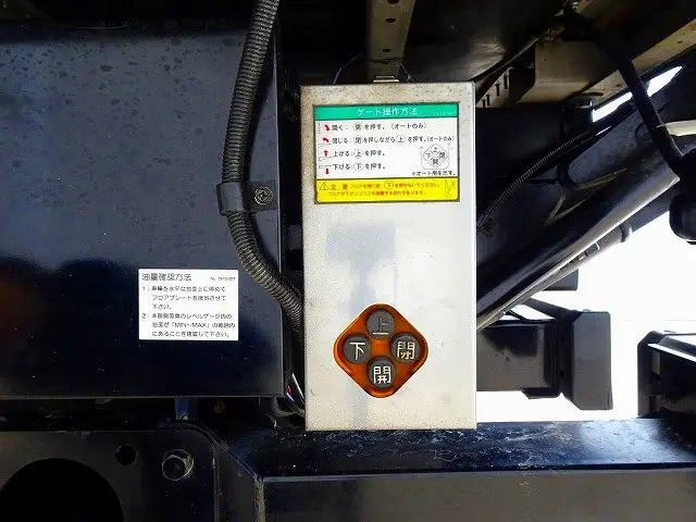 いすゞ エルフ TPG-NPR85YN(2WD)の写真32