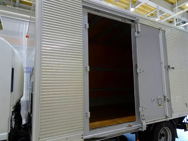 左サイドスライドドア(191cm/100cm)|いすゞ エルフ TPG-NPR85YN(2WD)の写真30