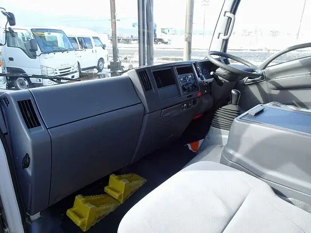 いすゞ エルフ TPG-NPR85YN(2WD)の写真7
