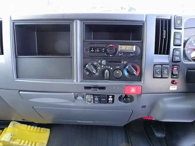 いすゞ エルフ TPG-NPR85YN(2WD)の写真10