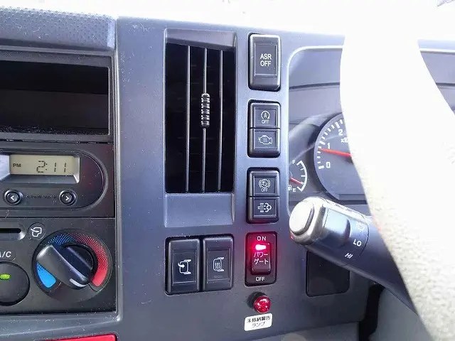 いすゞ エルフ TPG-NPR85YN(2WD)の写真11
