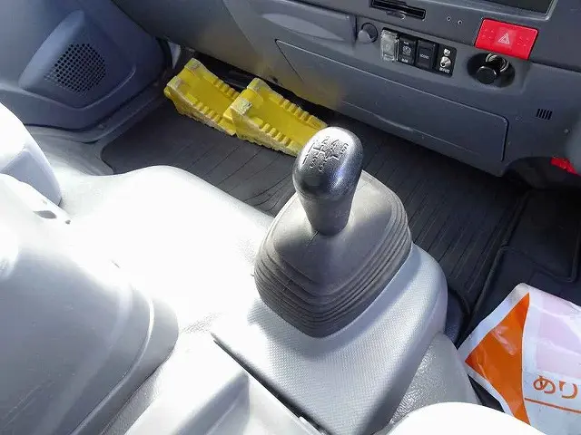 いすゞ エルフ TPG-NPR85YN(2WD)の写真13