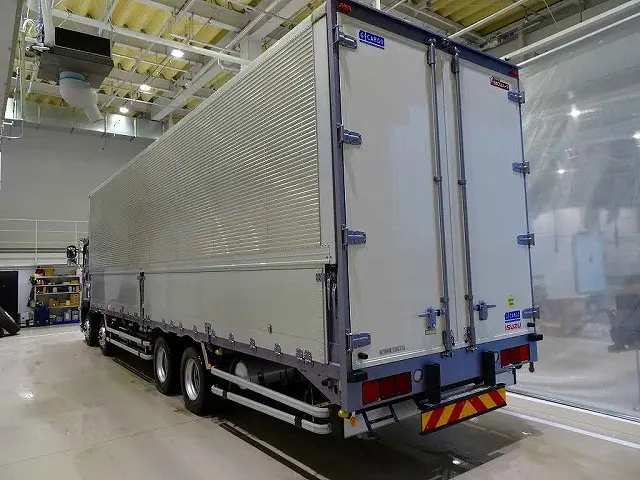 お問合せ管理No.G104 H28 ギガ 13.6t 4軸 アルミウイング 総輪エアサス 380ps|いすゞ ギガ QKG-CYJ77BA(8x4)の写真4