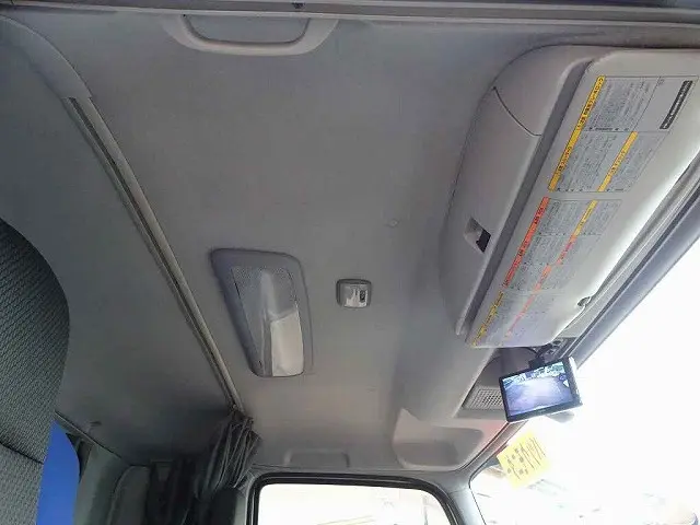 いすゞ ギガ QKG-CYJ77BA(8x4)の写真14