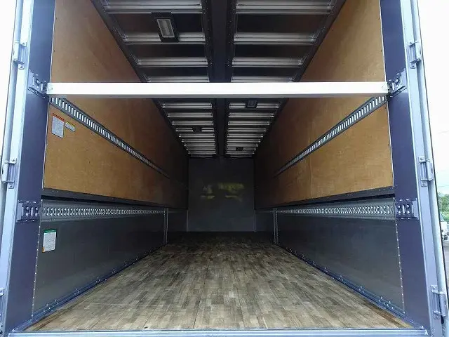 いすゞ ギガ QKG-CYJ77BA(8x4)の写真21