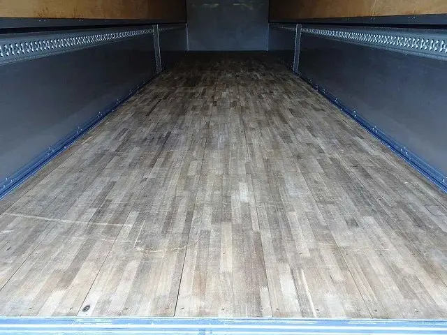 いすゞ ギガ QKG-CYJ77BA(8x4)の写真22