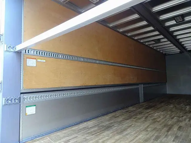 いすゞ ギガ QKG-CYJ77BA(8x4)の写真24