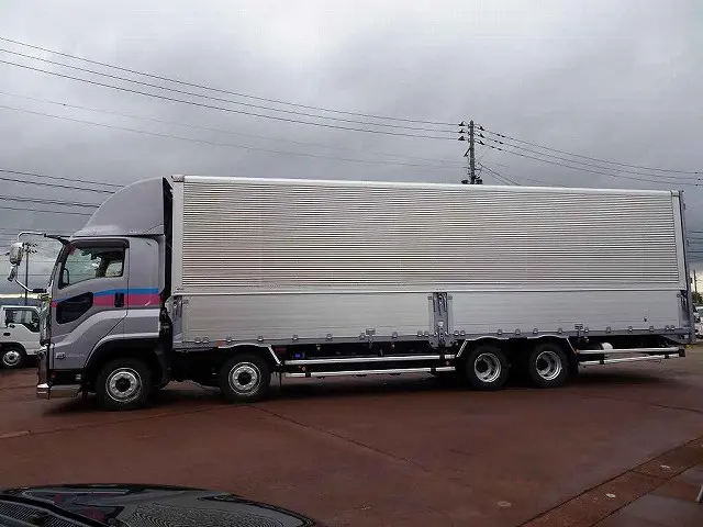 いすゞ ギガ QKG-CYJ77BA(8x4)の写真27