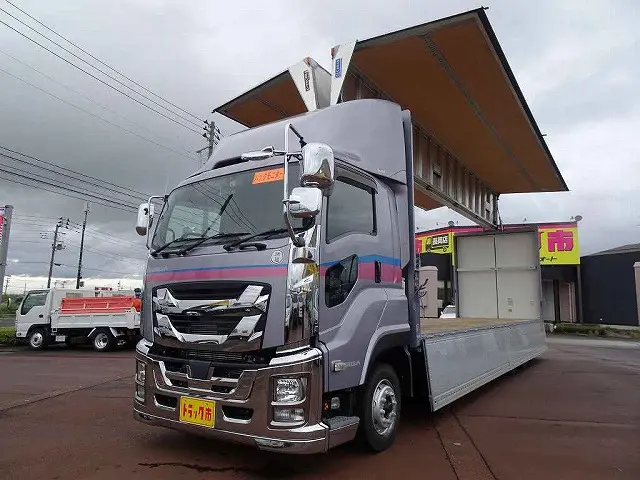 いすゞ ギガ QKG-CYJ77BA(8x4)の写真28