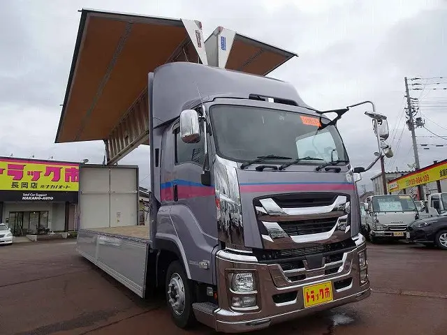 いすゞ ギガ QKG-CYJ77BA(8x4)の写真29