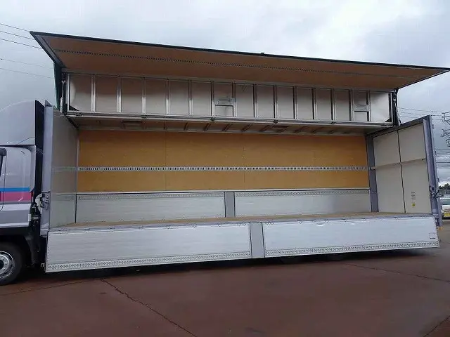 いすゞ ギガ QKG-CYJ77BA(8x4)の写真37