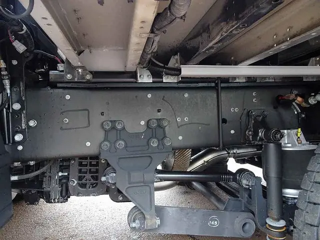 いすゞ ギガ QKG-CYJ77BA(8x4)の写真38