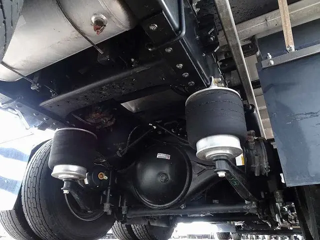 いすゞ ギガ QKG-CYJ77BA(8x4)の写真42