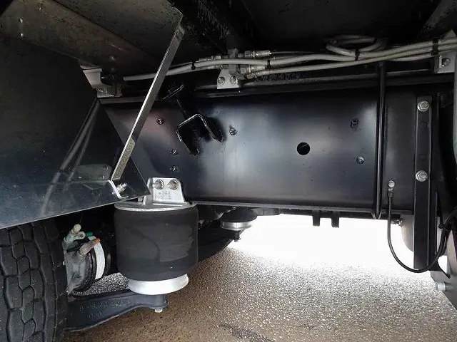 いすゞ ギガ QKG-CYJ77BA(8x4)の写真46