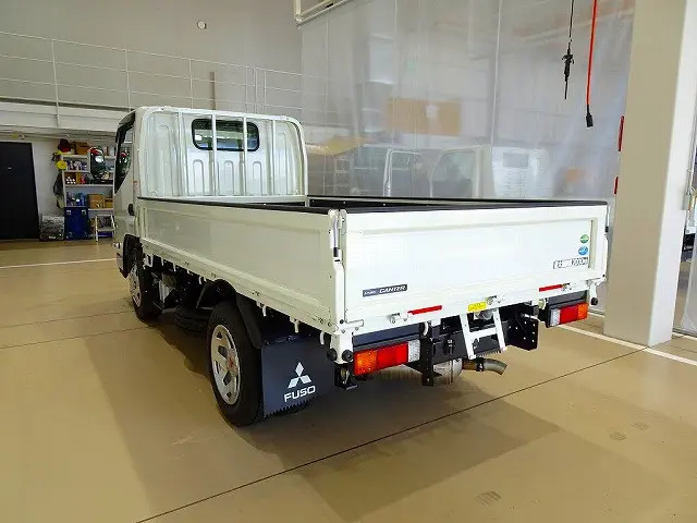 お問合せ管理No.A196 R6 キャンター 2t 全低床 標準 平ボデー カスタムグレード 未使用車|三菱 キャンター 2RG-FBAV0(2WD)の写真4
