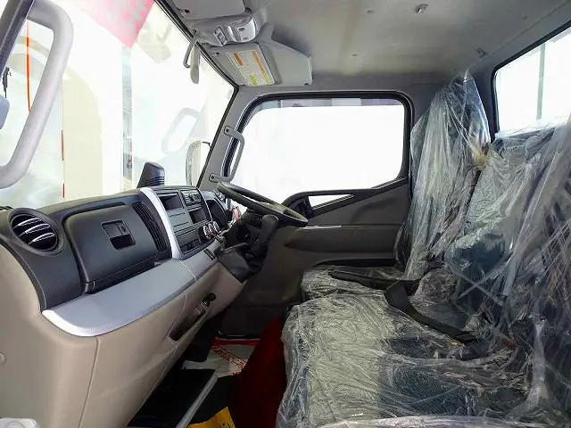 三菱 キャンター 2RG-FBAV0(2WD)の写真8