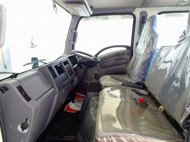 いすゞ エルフ TRG-NLR85AR(2WD)の写真8