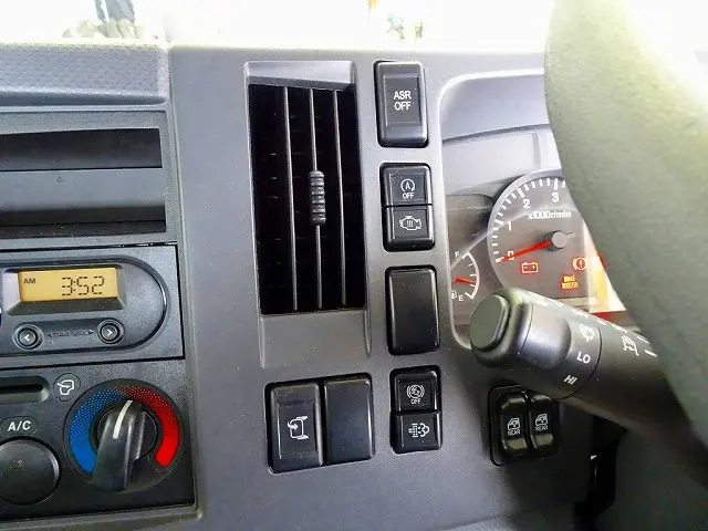 いすゞ エルフ TRG-NLR85AR(2WD)の写真11