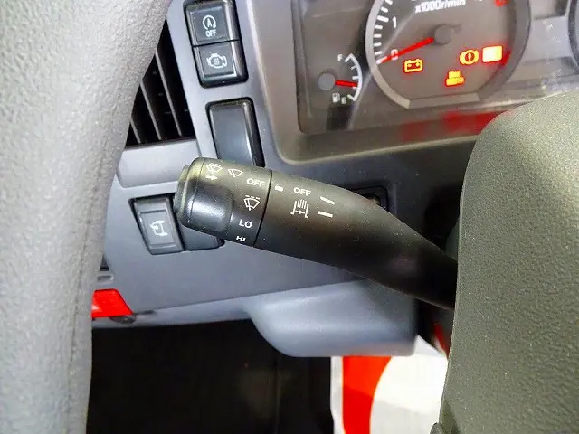 いすゞ エルフ TRG-NLR85AR(2WD)の写真18