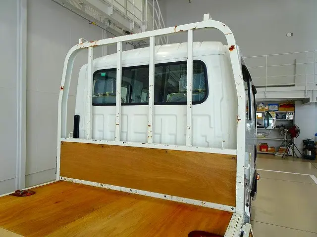 いすゞ エルフ TRG-NLR85AR(2WD)の写真27