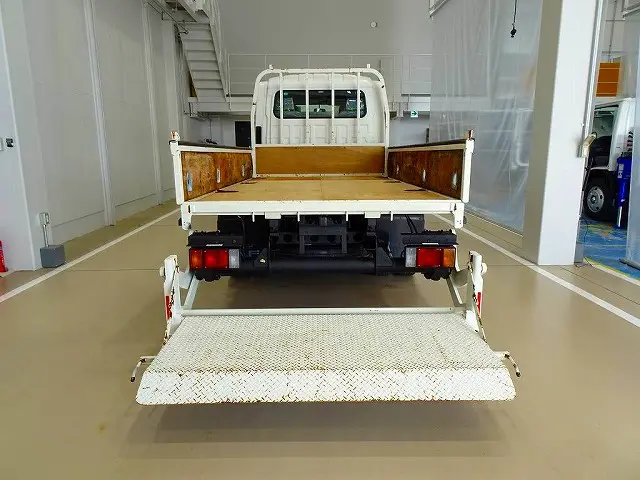 いすゞ エルフ TRG-NLR85AR(2WD)の写真33