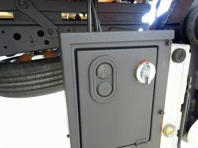 いすゞ エルフ TRG-NLR85AR(2WD)の写真36