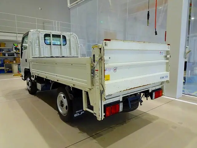 お問合せ管理No.D127　H30 エルフ 1.5t 4WD(切替式) FFL Sタイヤ 垂直P/G付|いすゞ エルフ TRG-NHS85A(4WD)の写真4