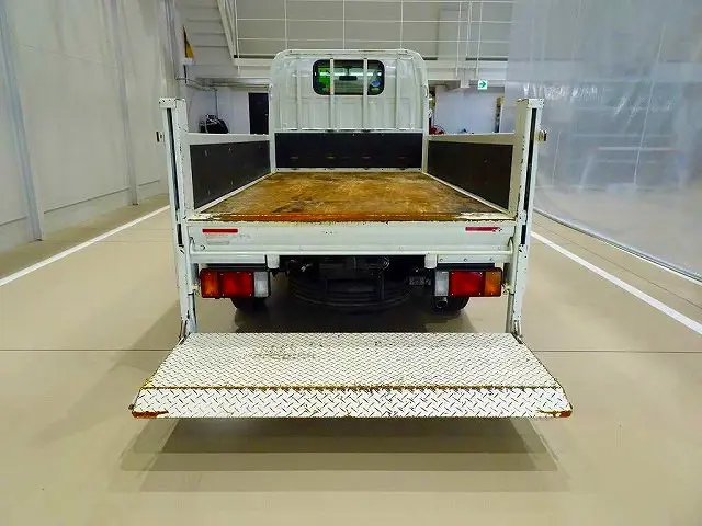 いすゞ エルフ TRG-NHS85A(4WD)の写真30