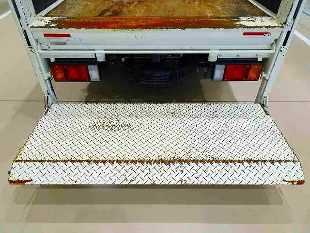 いすゞ エルフ TRG-NHS85A(4WD)の写真31