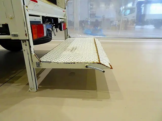 いすゞ エルフ TRG-NHS85A(4WD)の写真33