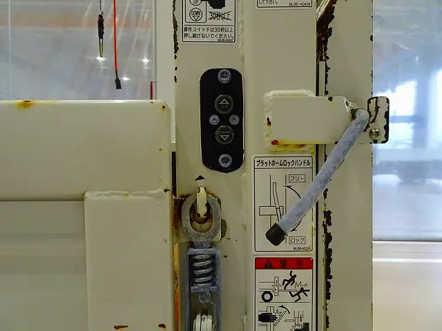 いすゞ エルフ TRG-NHS85A(4WD)の写真34