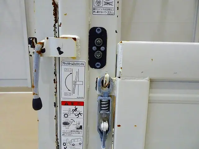 いすゞ エルフ TRG-NHS85A(4WD)の写真35