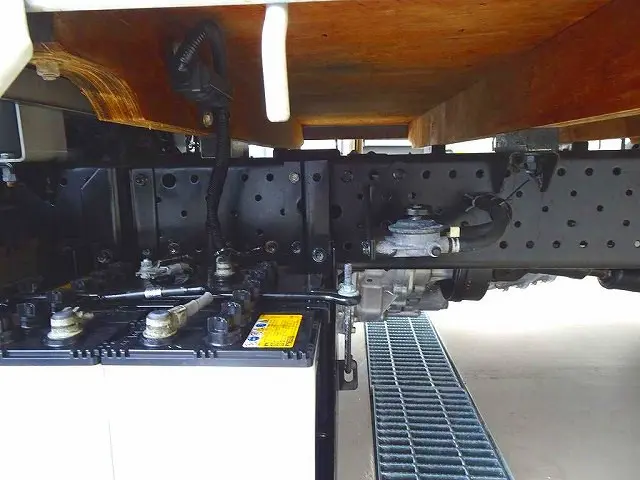 いすゞ エルフ TRG-NHS85A(4WD)の写真38