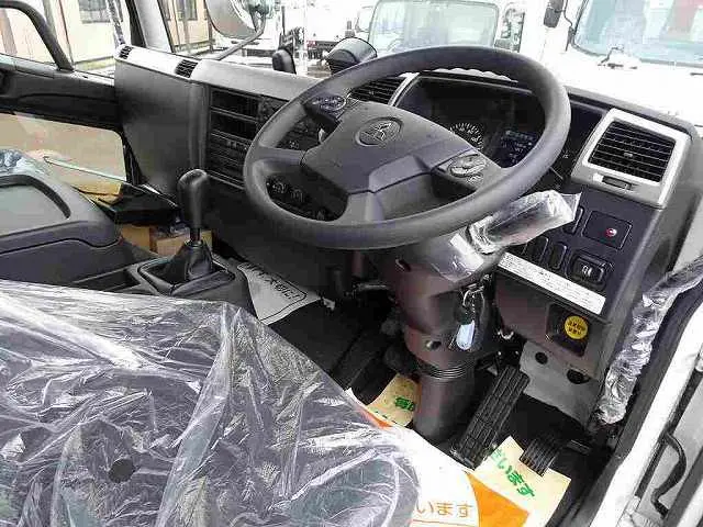 三菱 ファイター 2KG-FK62FZ(2WD)の写真9