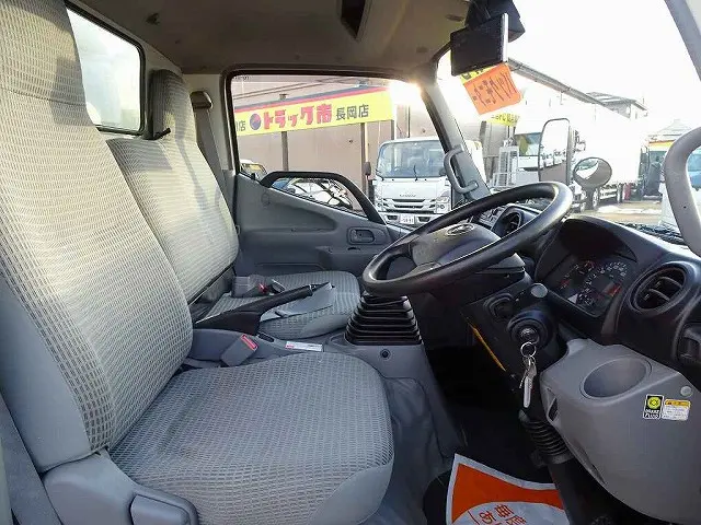 トヨタ ダイナ TKG-XZU675(4WD)の写真6