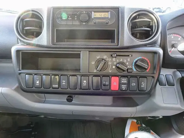 トヨタ ダイナ TKG-XZU675(4WD)の写真10