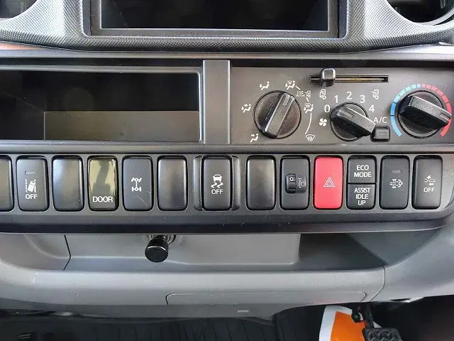 トヨタ ダイナ TKG-XZU675(4WD)の写真11