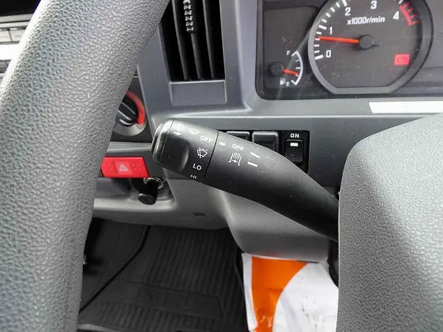 いすゞ エルフ TRG-NJR85A(2WD)の写真17