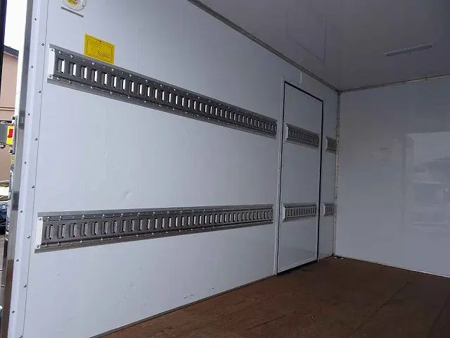 荷台内寸:320×175×190 東プレ R1年製 R観音扉/90度ストッパー付 箱厚み5.5cm 左サイドスライドドア ラッシング2段(53cm/125cm) 水抜き穴フロント1対 荷室LED灯2個|いすゞ エルフ TRG-NJR85A(2WD)の写真23