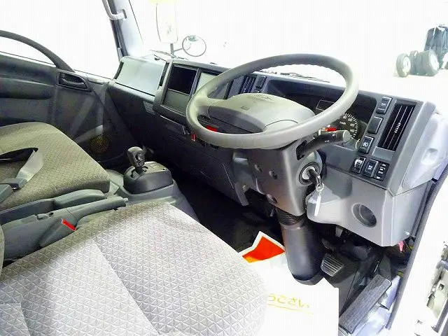 いすゞ エルフ TPG-NPS85AN(4WD)の写真5