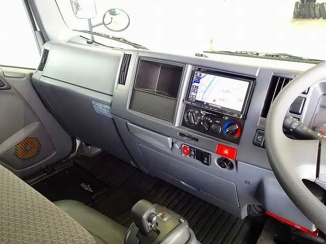 いすゞ エルフ TPG-NPS85AN(4WD)の写真9