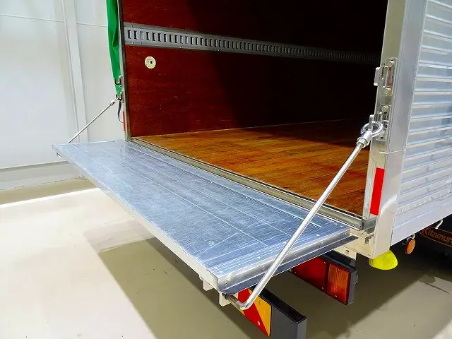 いすゞ エルフ TPG-NPS85AN(4WD)の写真31