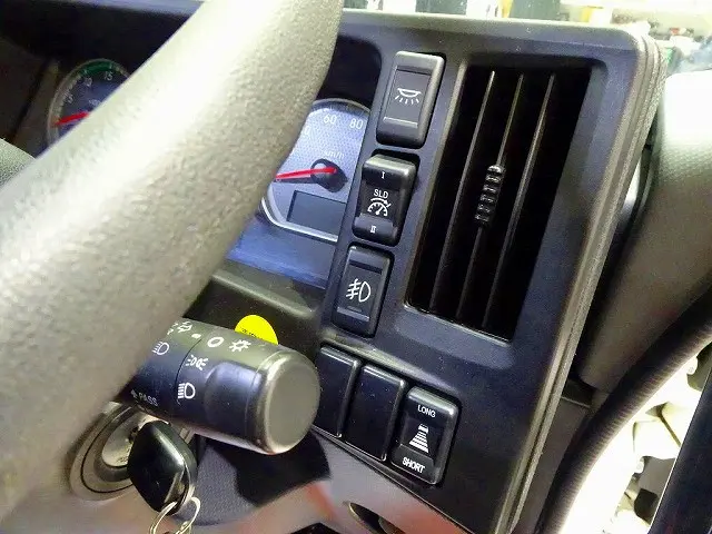 いすゞ ギガ 2PG-CYH77C(8x4)の写真17